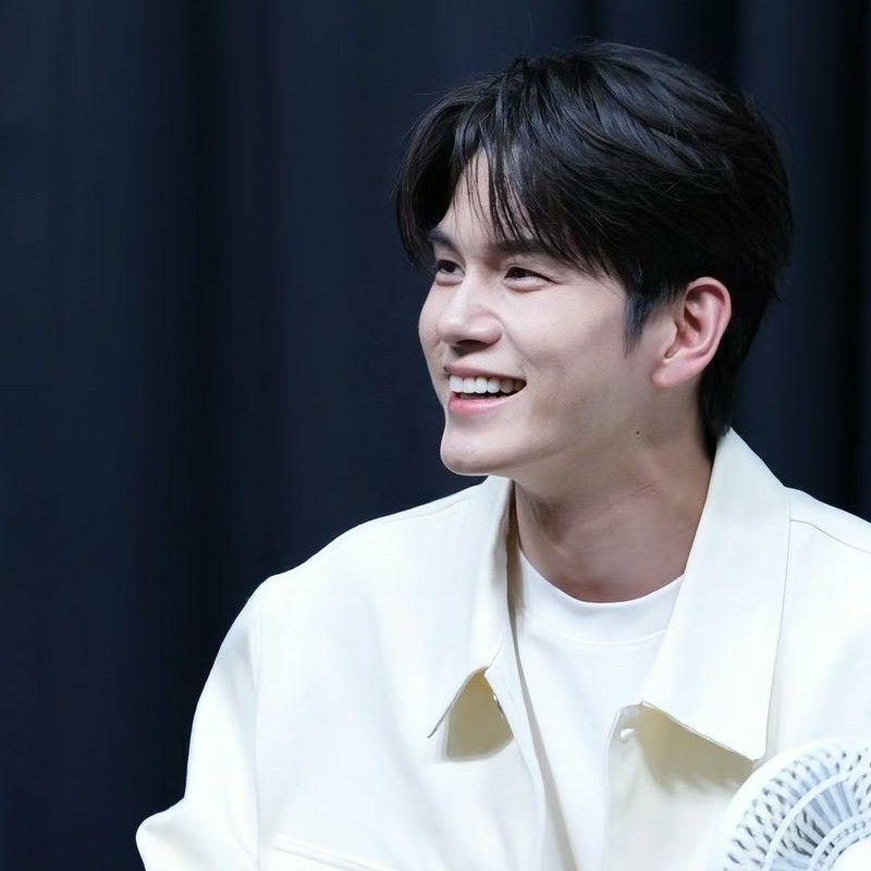 オン・ソンウの最近の活動ショット