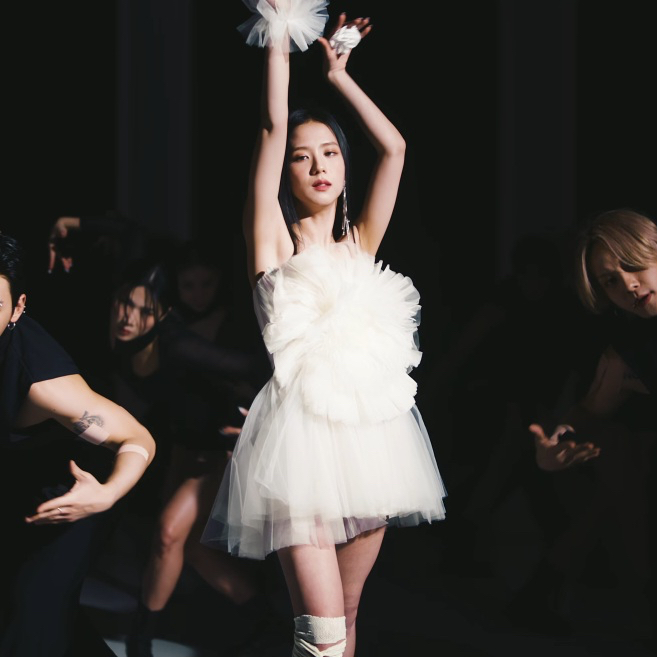 Latest photo of Jisoo (1995)