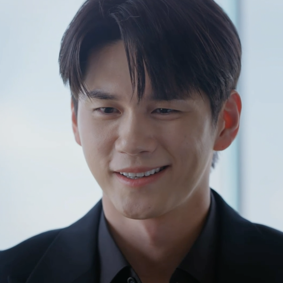 粉丝拍下的邕圣祐瞬间
