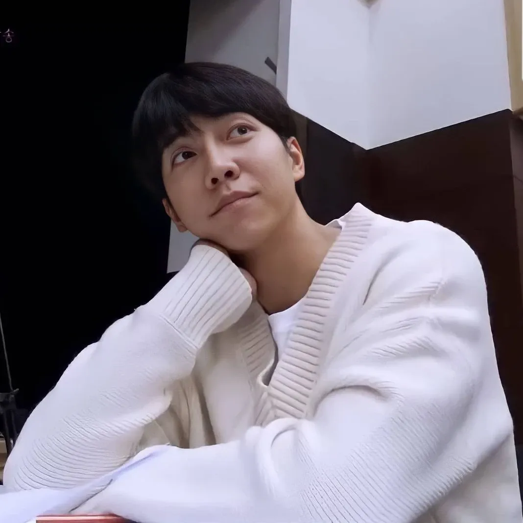 Cuplikan di balik layar dari Lee Seunggi