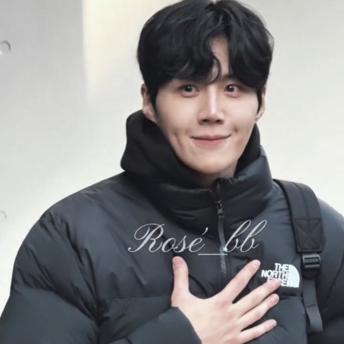 Behind-the-scenes cut of Kim Seonho