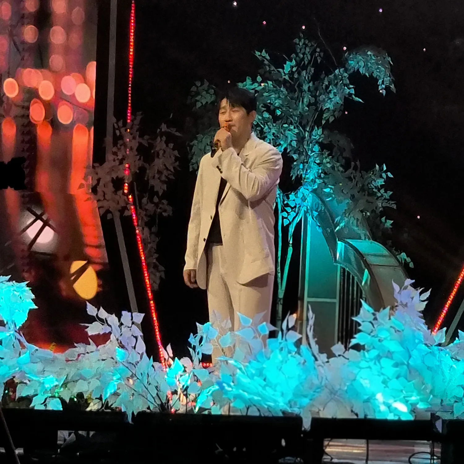 A moment captured by a fan of Na Sangdo