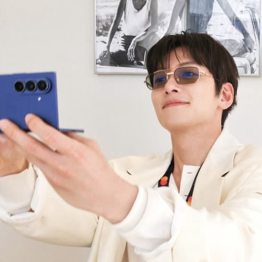 Behind-the-scenes cut of Ji Changwook