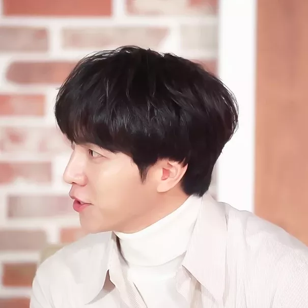 Behind-the-scenes cut of Lee Seunggi