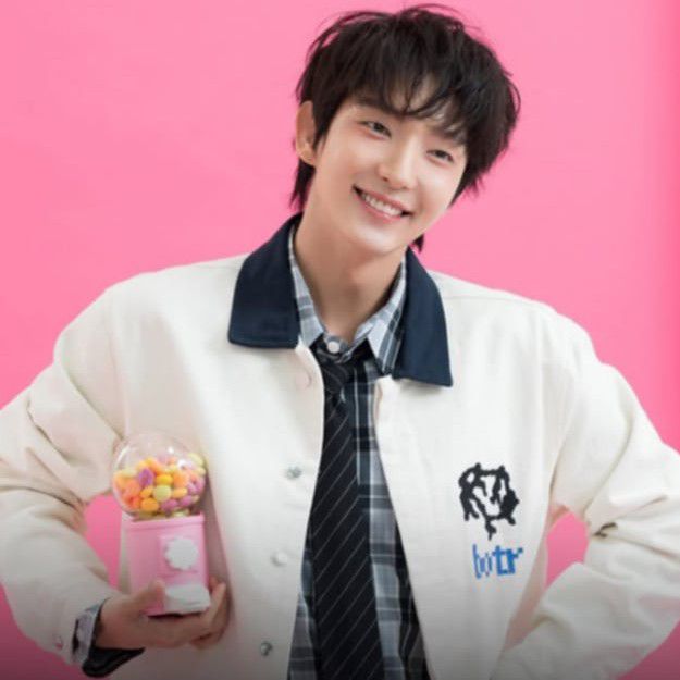 Latest photo of Lee Joongi