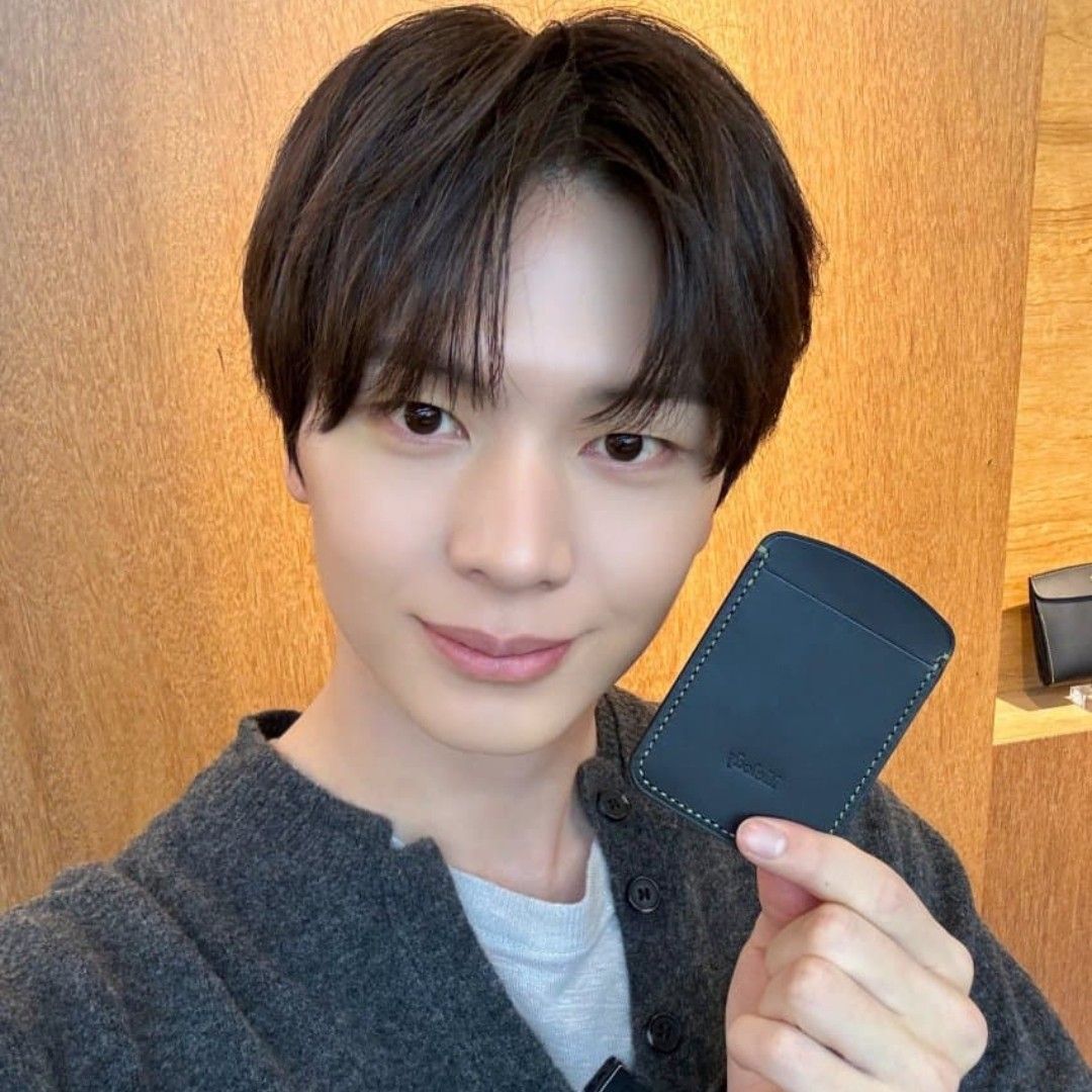 Behind-the-scenes cut of Yook Sungjae