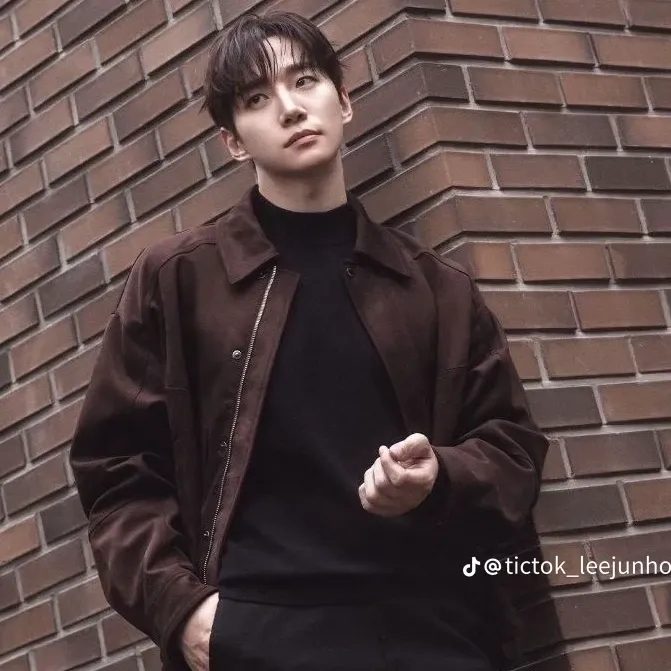 Foto terbaru dari Lee Junho