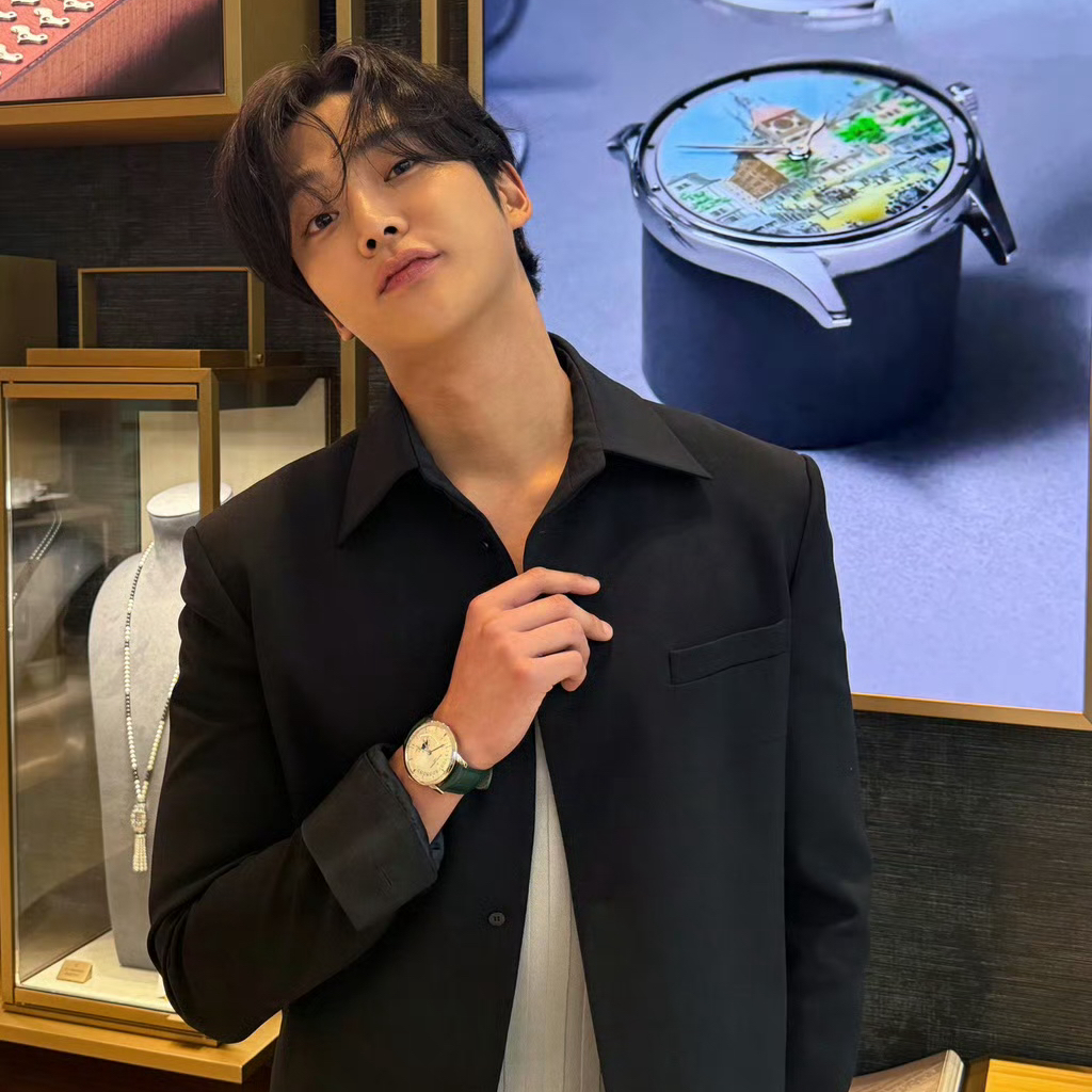 Foto terbaru dari Rowoon