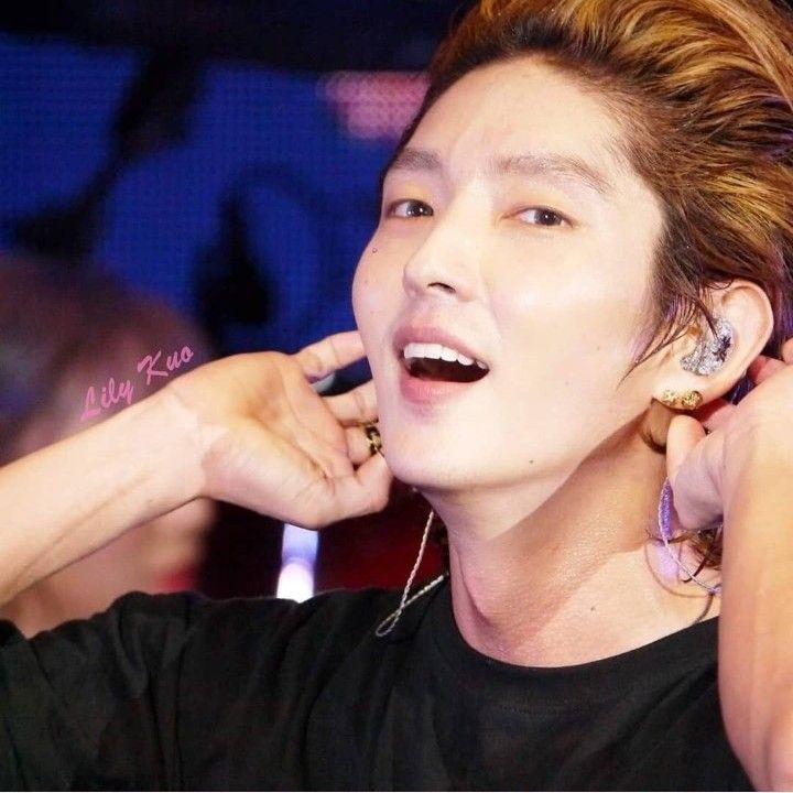 A moment captured by a fan of Lee Joongi