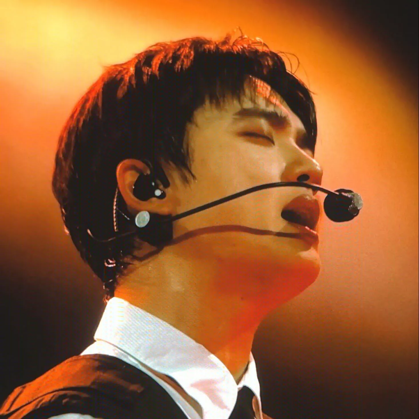 Behind-the-scenes cut of Doh Kyungsoo (D.O.)