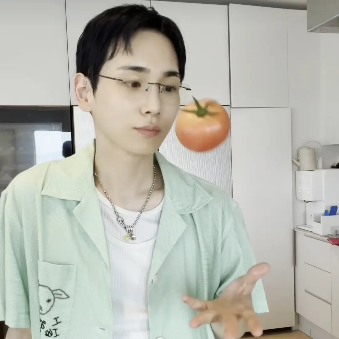 Behind-the-scenes cut of Key