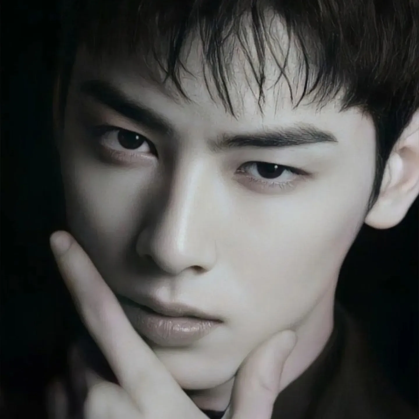 Behind-the-scenes cut of Cha Eunwoo