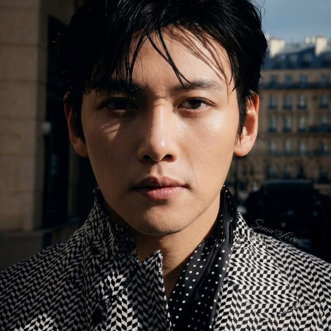 チ・チャンウクの最近の活動ショット