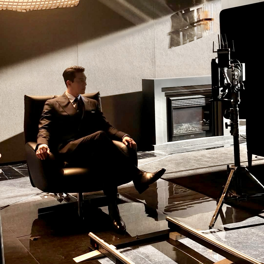 Cuplikan di balik layar dari Hyun Bin