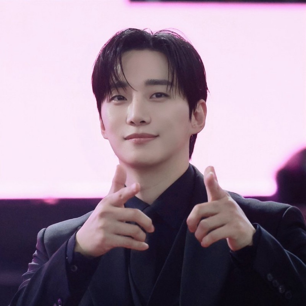 Behind-the-scenes cut of Lee Junho