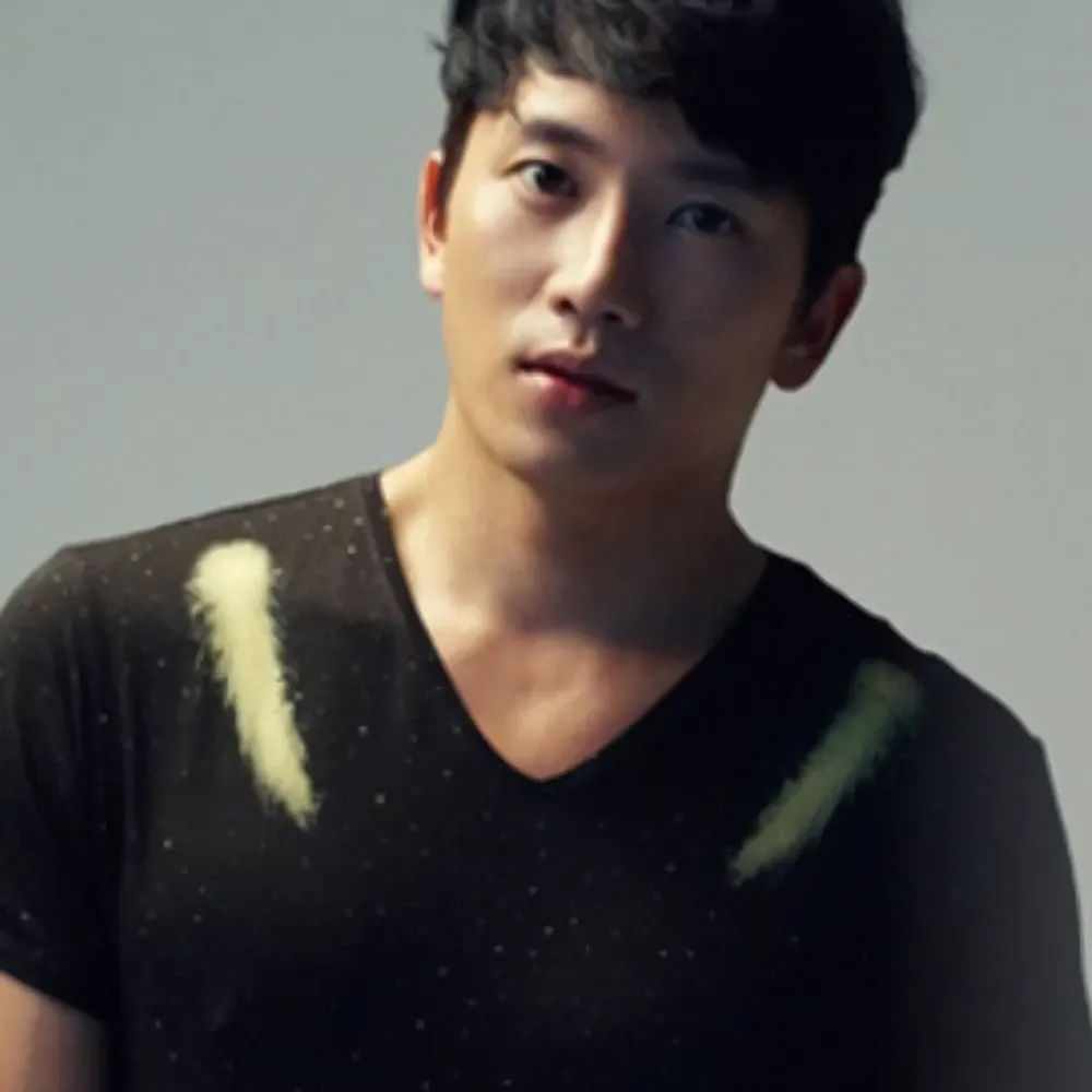 Latest photo of Ji Sung
