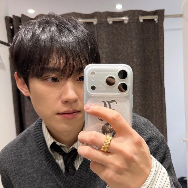 A moment captured by a fan of Kim Sungcheol