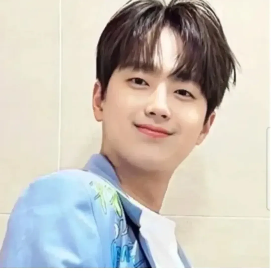 이찬원의 최신 사진