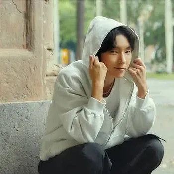 Foto kegiatan terbaru dari Lee Joongi