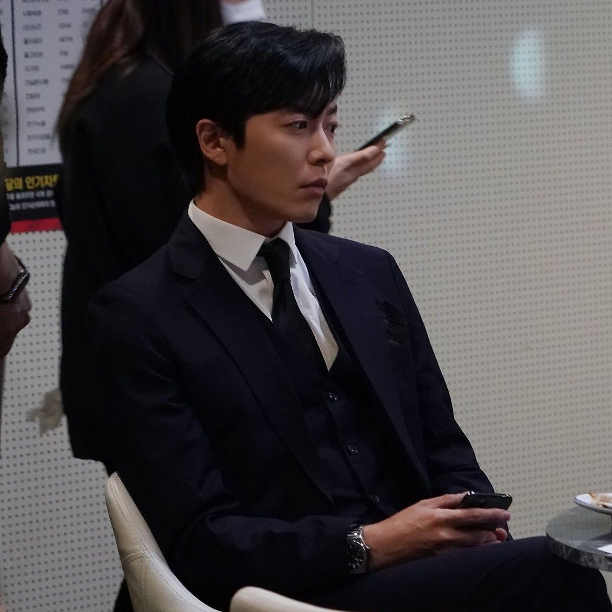 A moment captured by a fan of Kim Jaewook