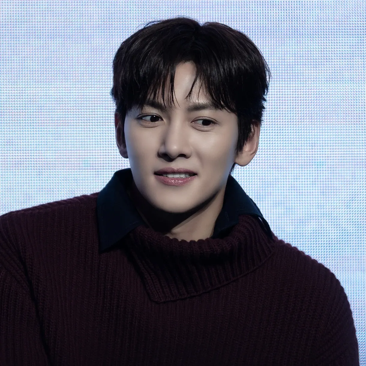 Behind-the-scenes cut of Ji Changwook