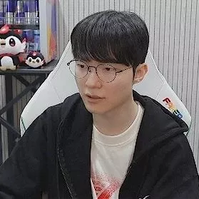 Latest photo of Faker