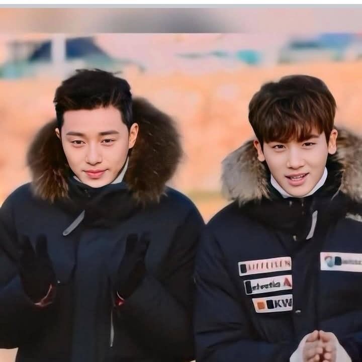 A moment captured by a fan of Park Seojoon