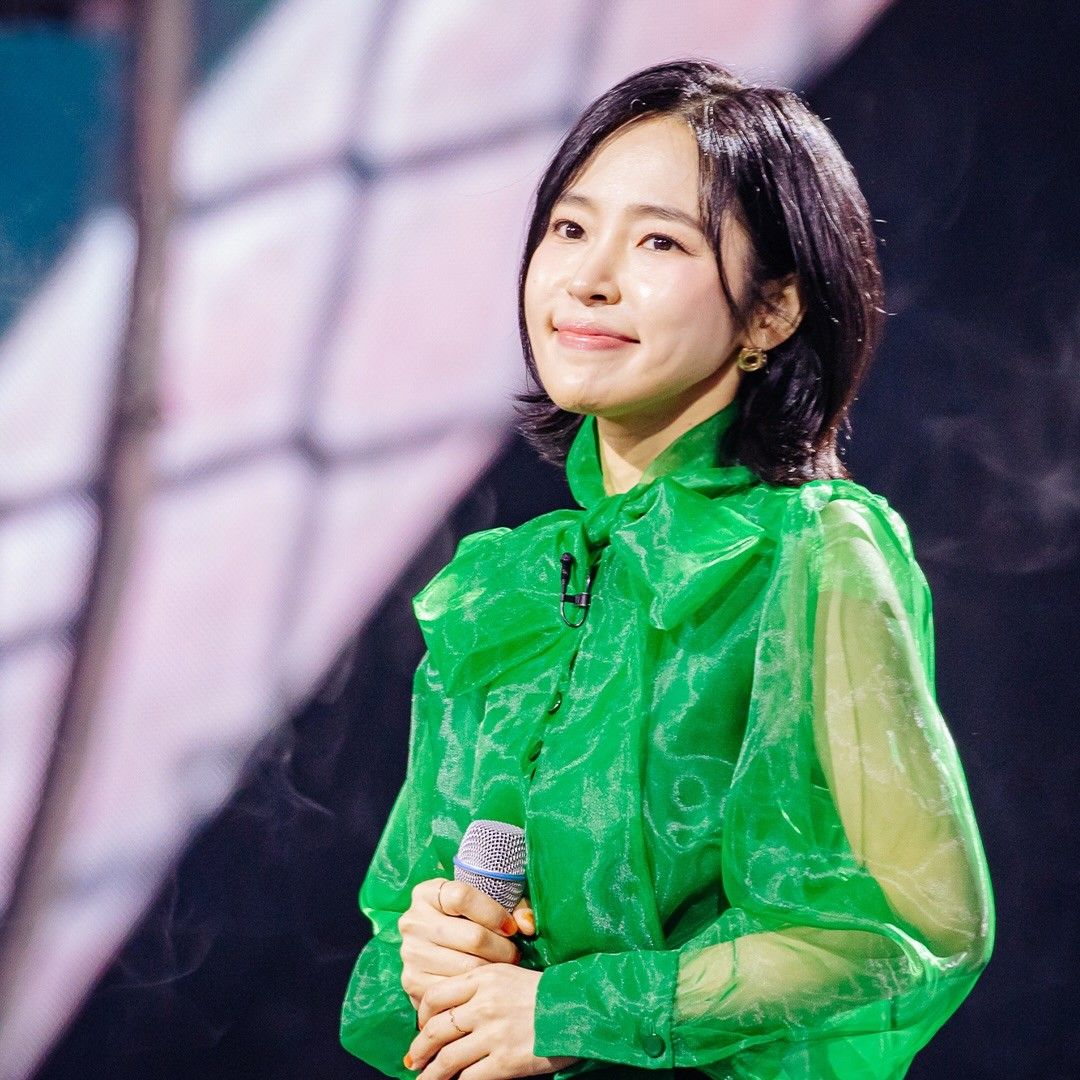 粉丝拍下的洪子瞬间