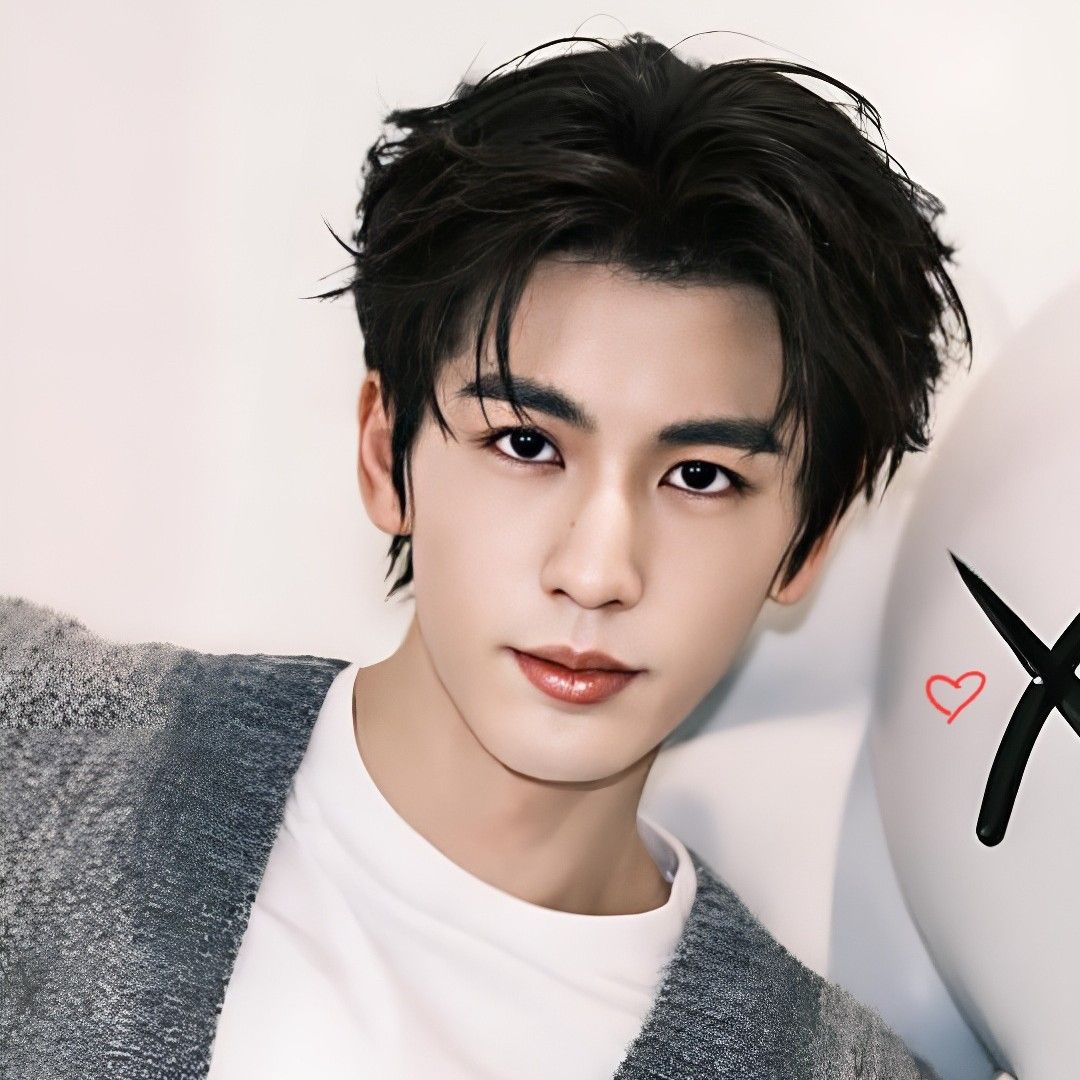 张凌赫的最新照片