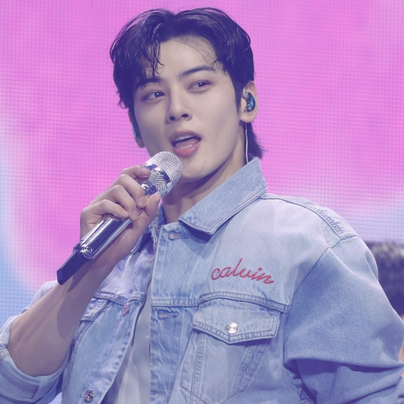 Recent activity shot of Cha Eunwoo