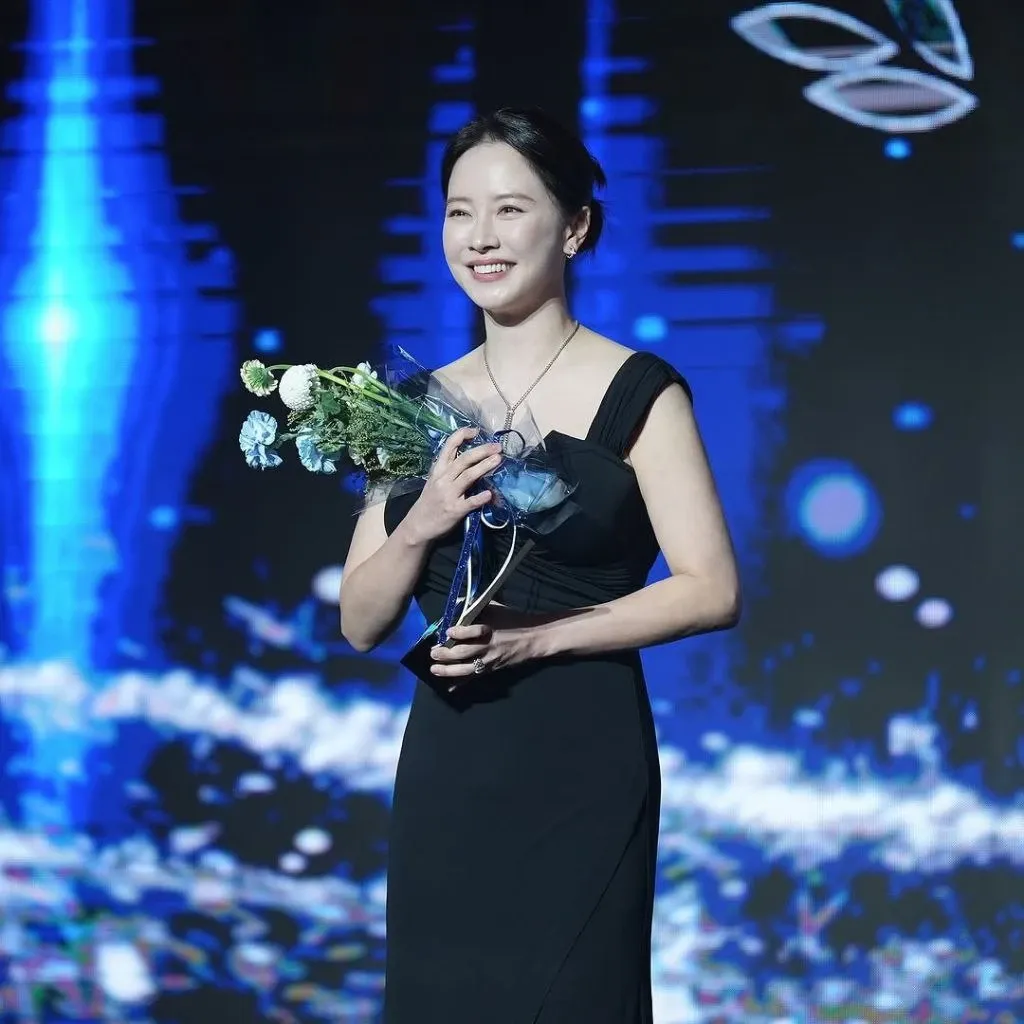 Momen yang diabadikan oleh penggemar Song Jihyo