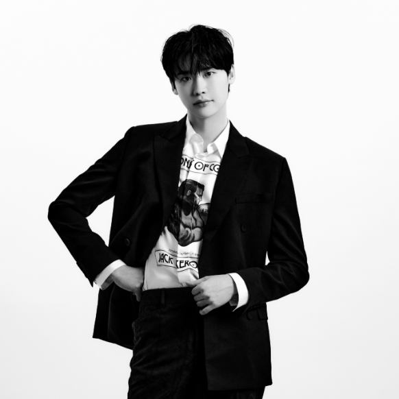 Foto kegiatan terbaru dari Lee Jongsuk