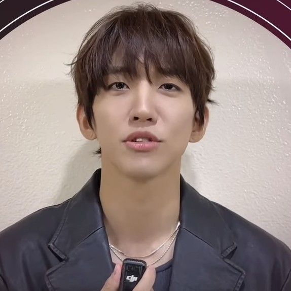 A moment captured by a fan of Lee Seungyoon