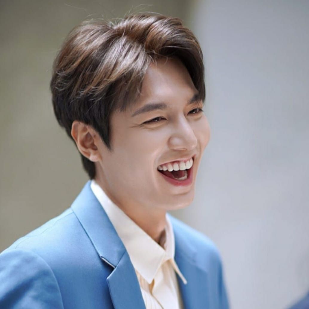 イ・ミンホの最近の活動ショット