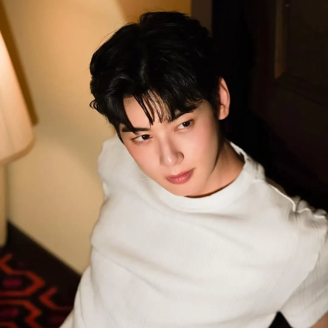 Latest photo of Cha Eunwoo