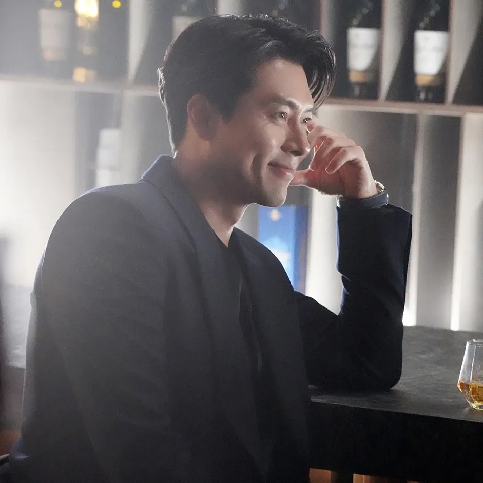 Cuplikan di balik layar dari Hyun Bin