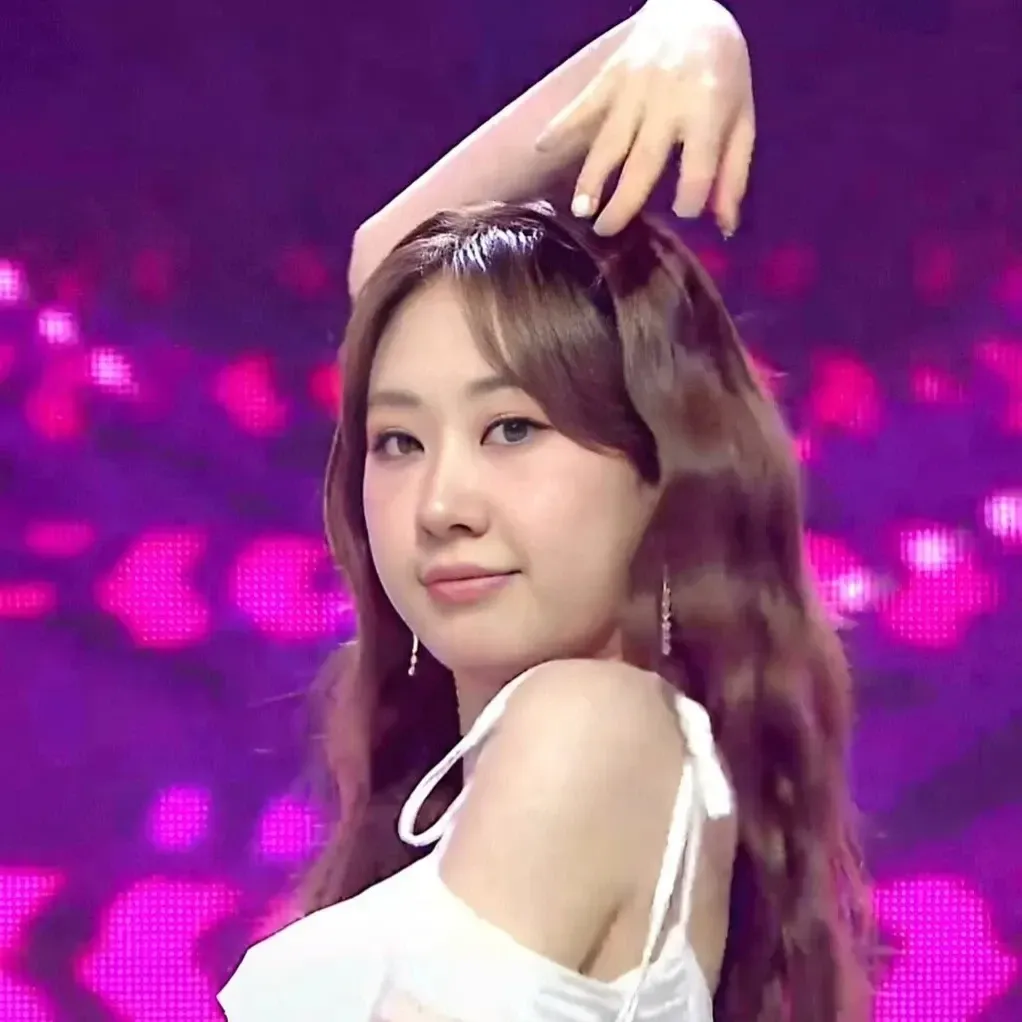 Cuplikan di balik layar dari Jeon Yujin