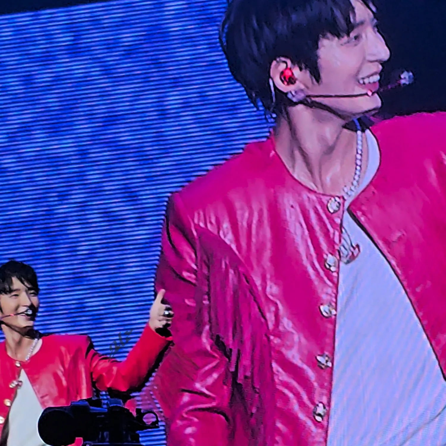 A moment captured by a fan of Lee Joongi