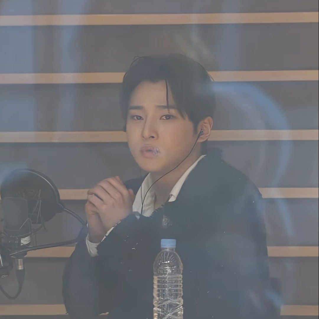 Behind-the-scenes cut of Seong Ri