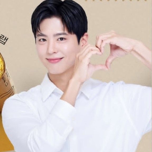 A moment captured by a fan of Park Bogum