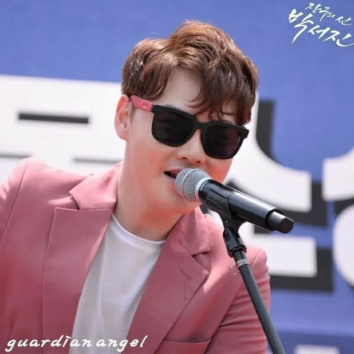 Behind-the-scenes cut of Park Seojin