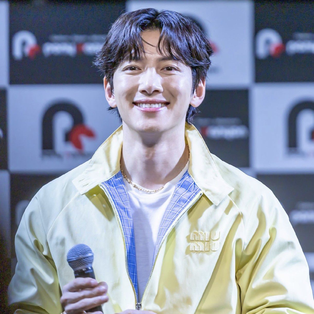 Behind-the-scenes cut of Ji Changwook