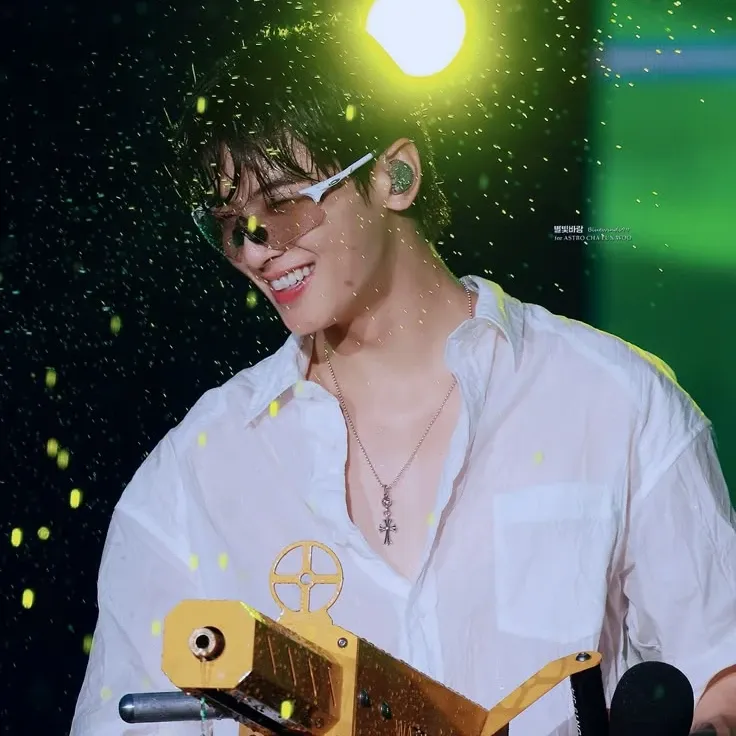 Recent activity shot of Cha Eunwoo