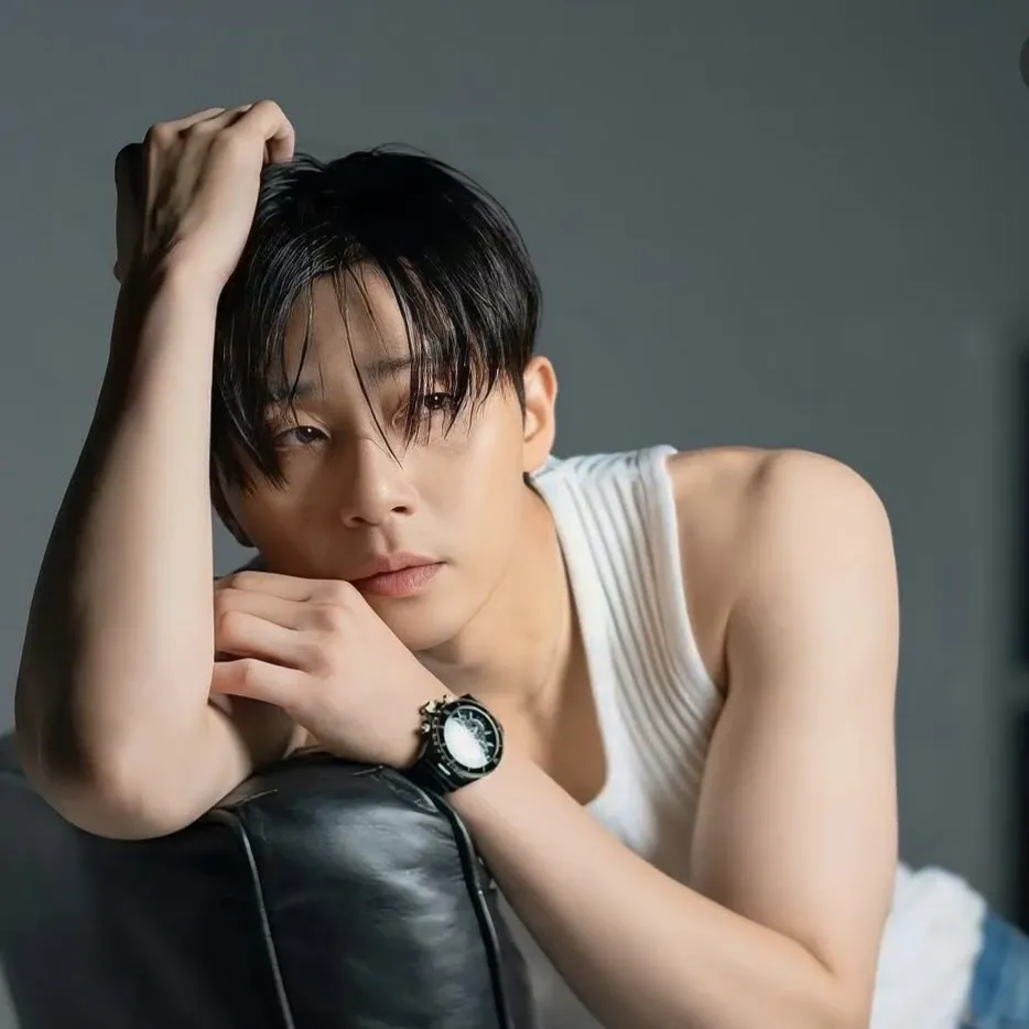 Recent activity shot of Park Seojoon