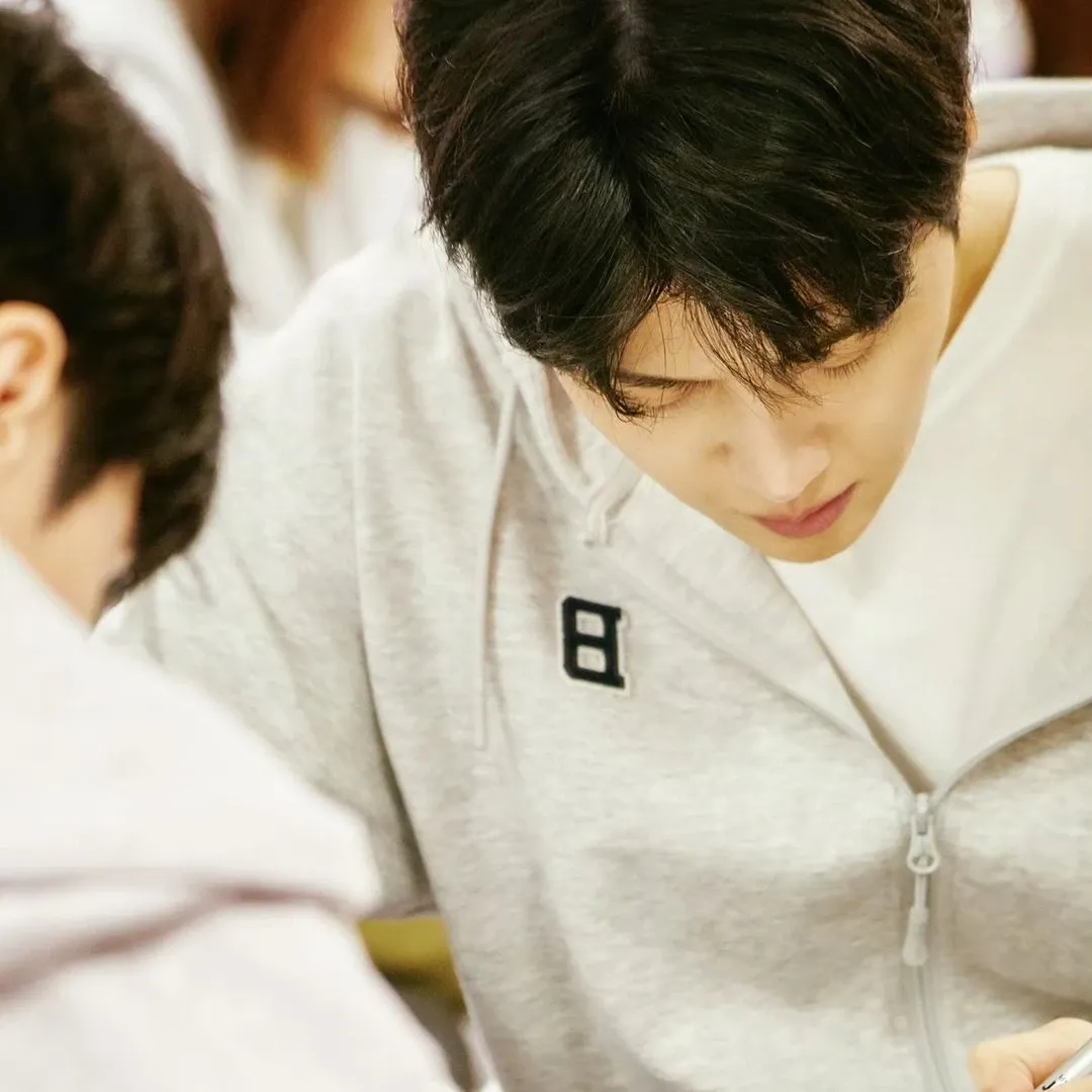 Foto kegiatan terbaru dari Kim Seonho