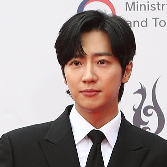 A moment captured by a fan of Lee Sangyeob