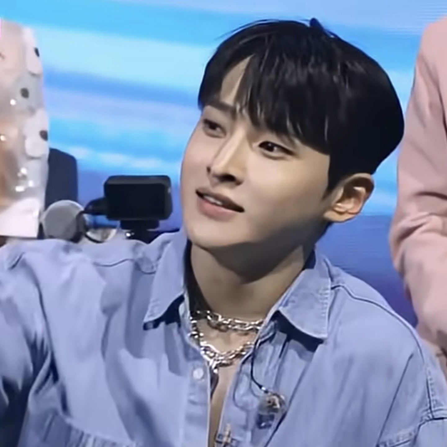 粉丝拍下的Seong Ri瞬间