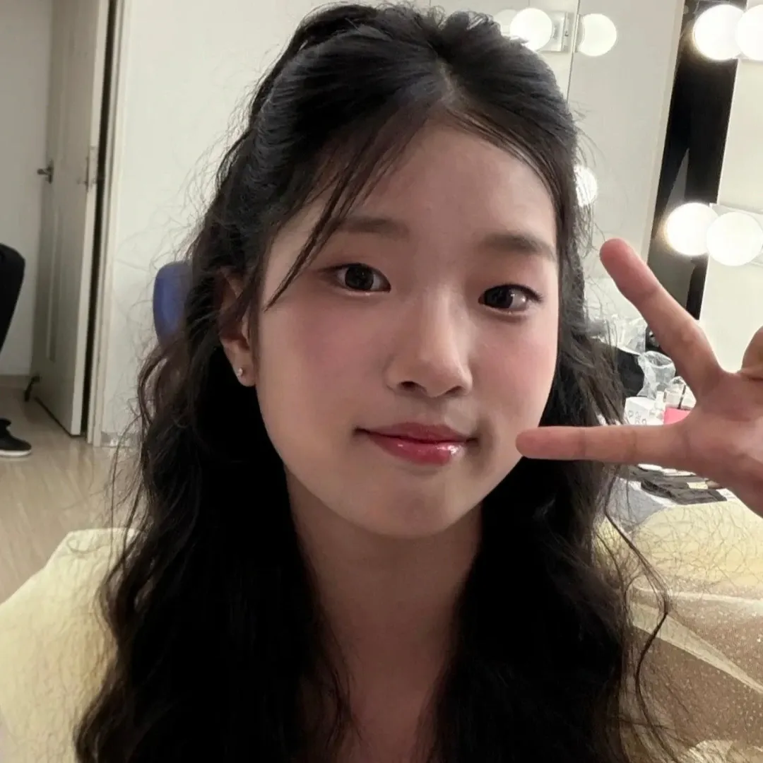 Behind-the-scenes cut of Bin Yeseo