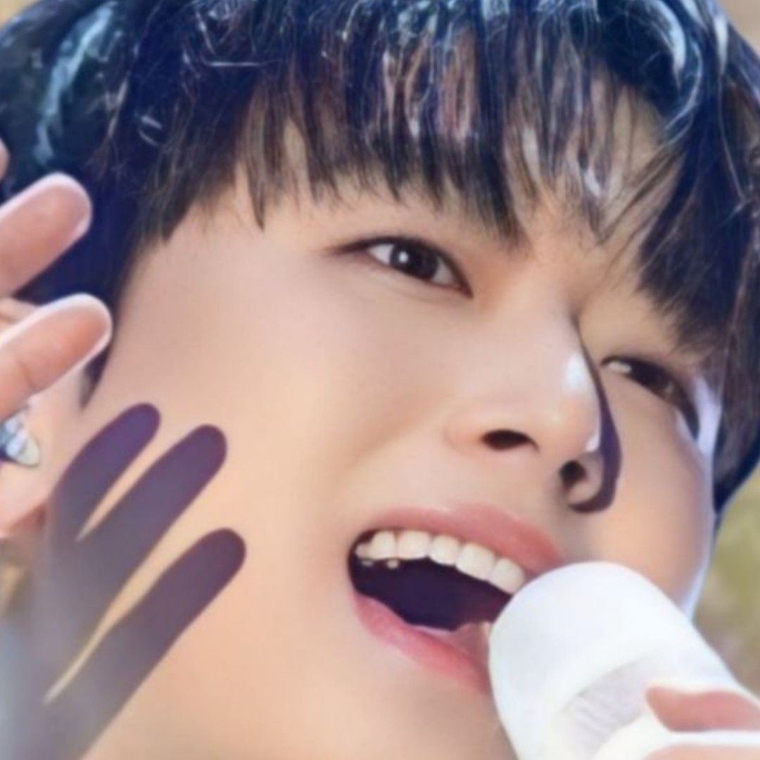 Momen yang diabadikan oleh penggemar Lee Chanwon