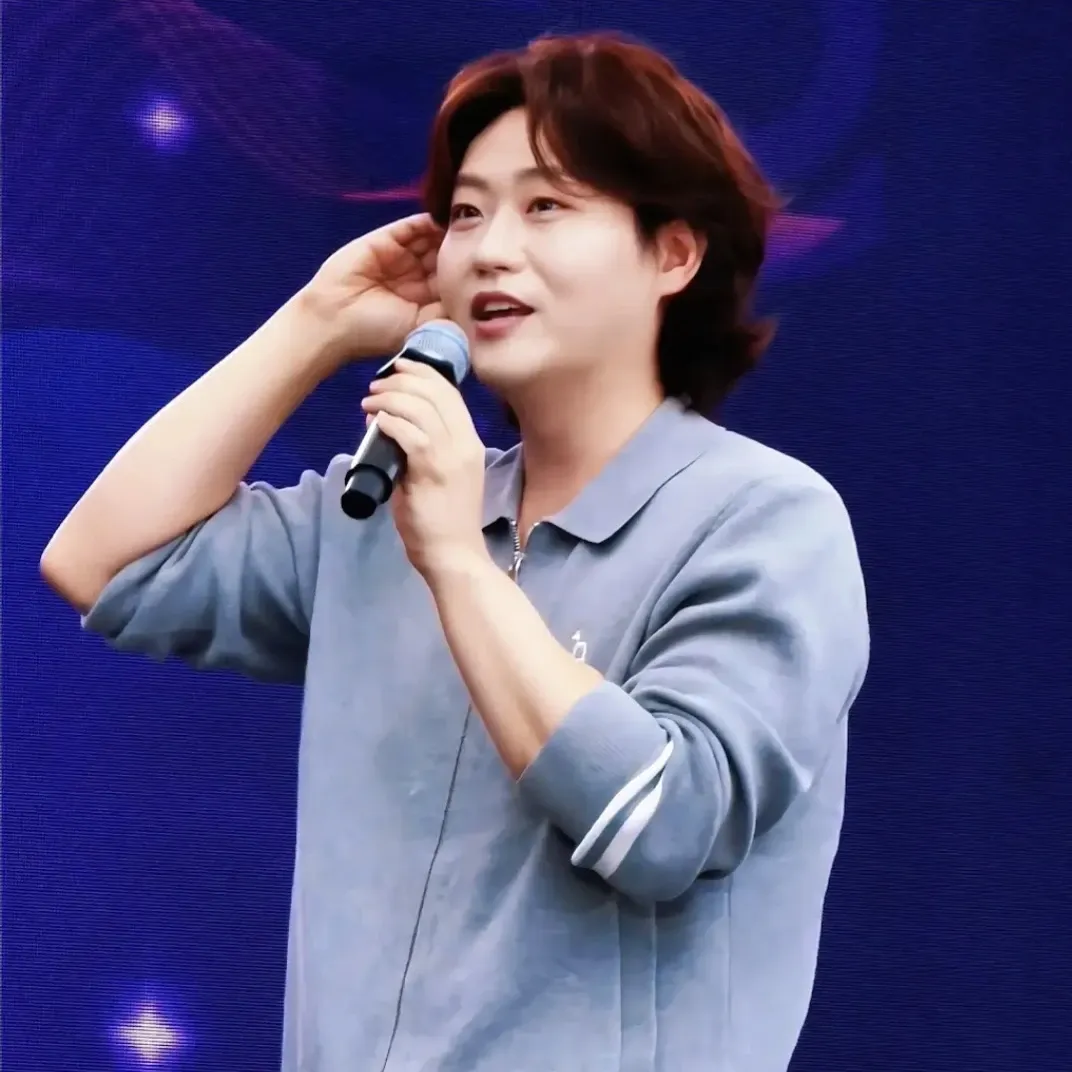 Recent activity shot of Min Soohyun
